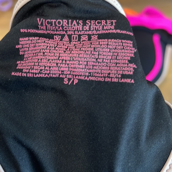 Victoria’s Secret Hottie Halter Padded Bikini Top- Size 32D - Picture 6 of 8